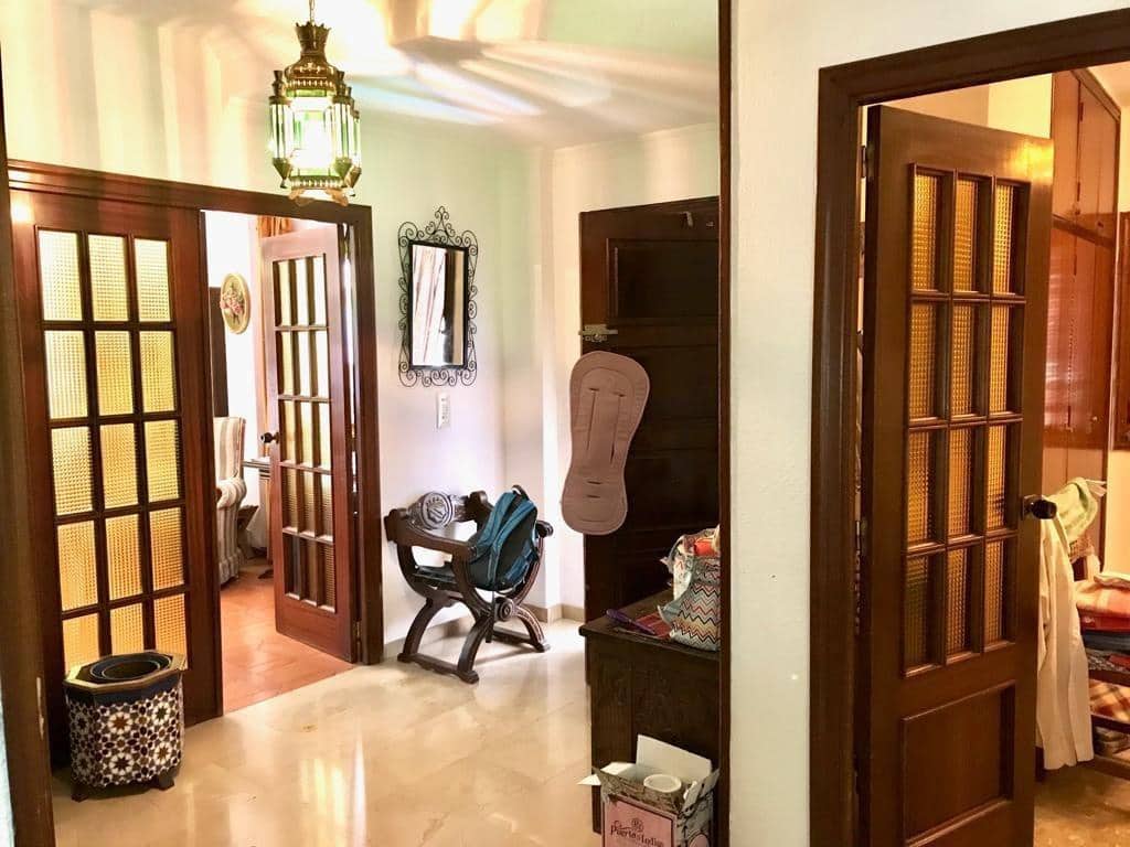 5 bedroom Villa for sale in La Zubia with garage - € 460,000 (Ref: 9674993)