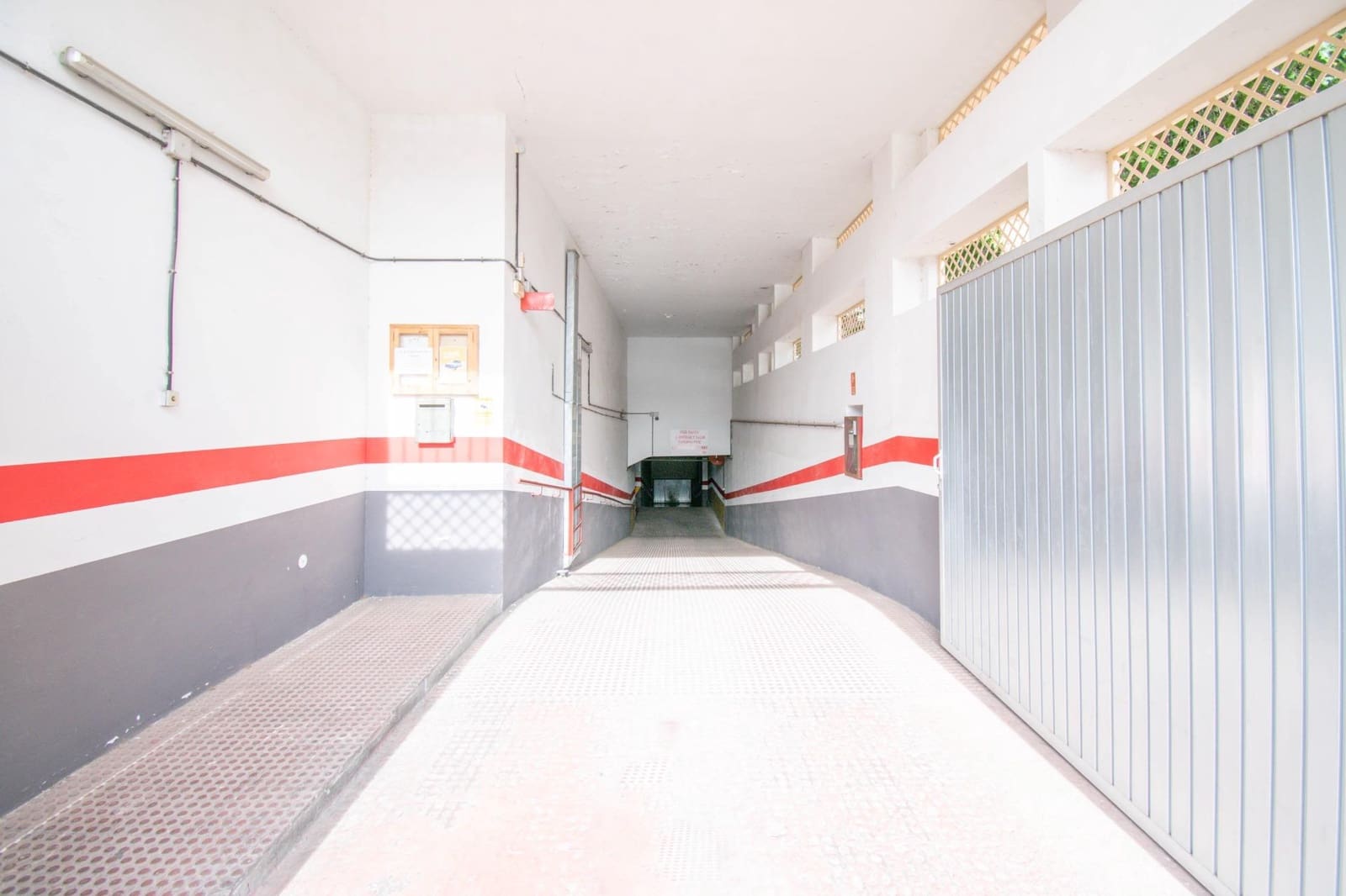 Garage for sale in Granada city - € 16,000 (Ref: 9674995)