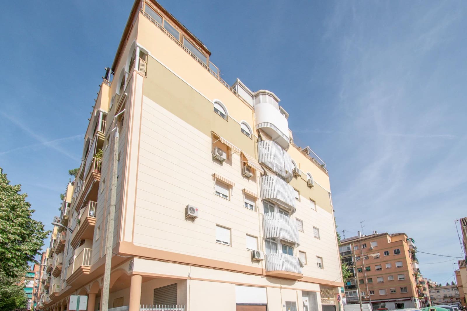 Garage for sale in Granada city - € 16,000 (Ref: 9674995)