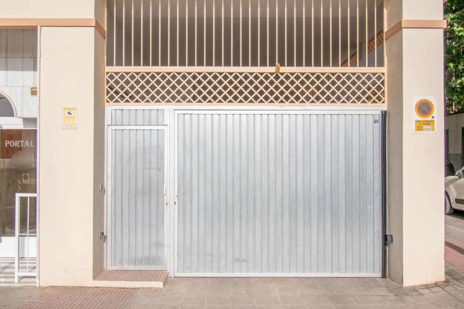 Garage for sale in Granada city - € 16,000 (Ref: 9674995)