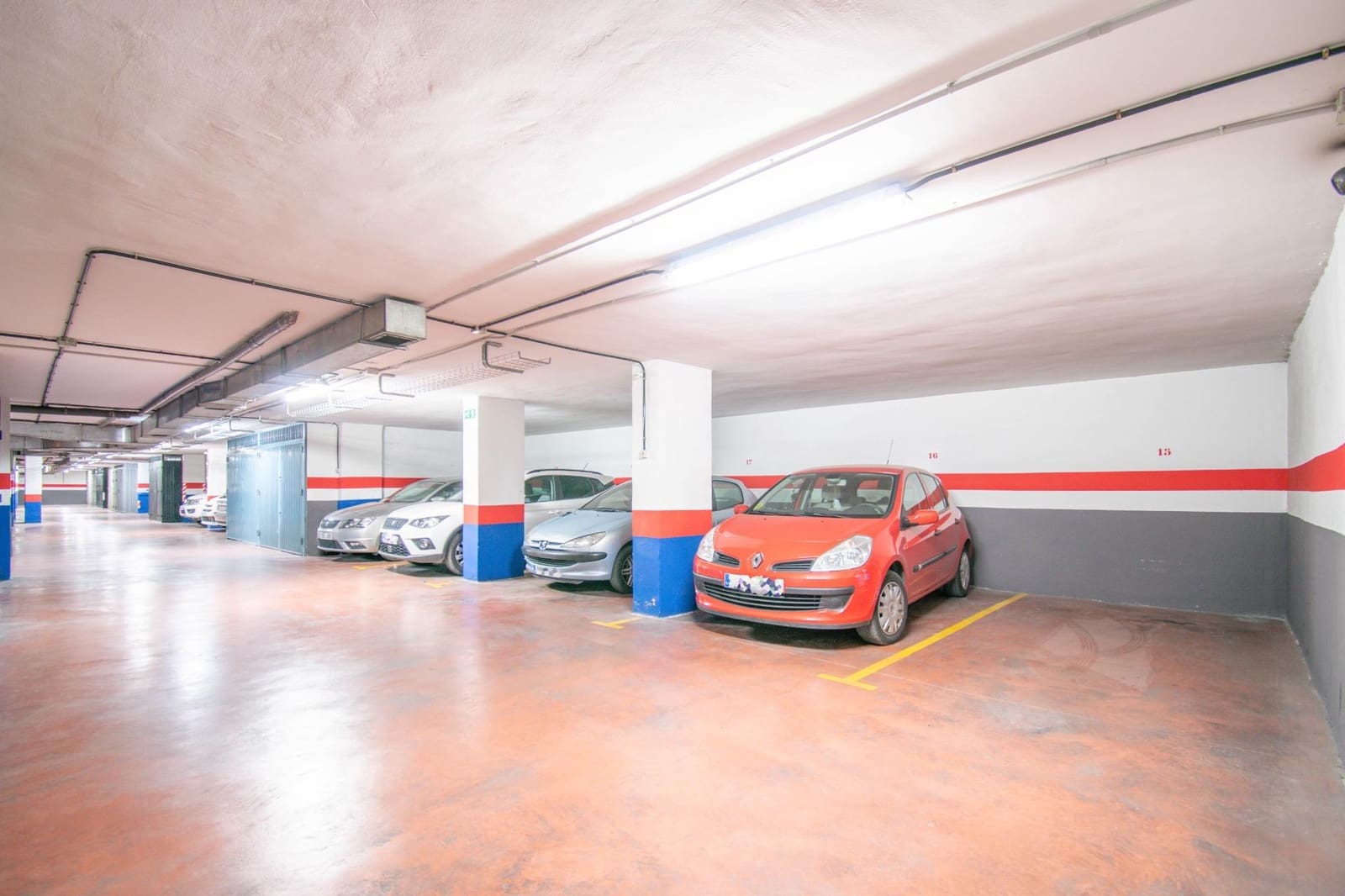 Garage for sale in Granada city - € 16,000 (Ref: 9674995)