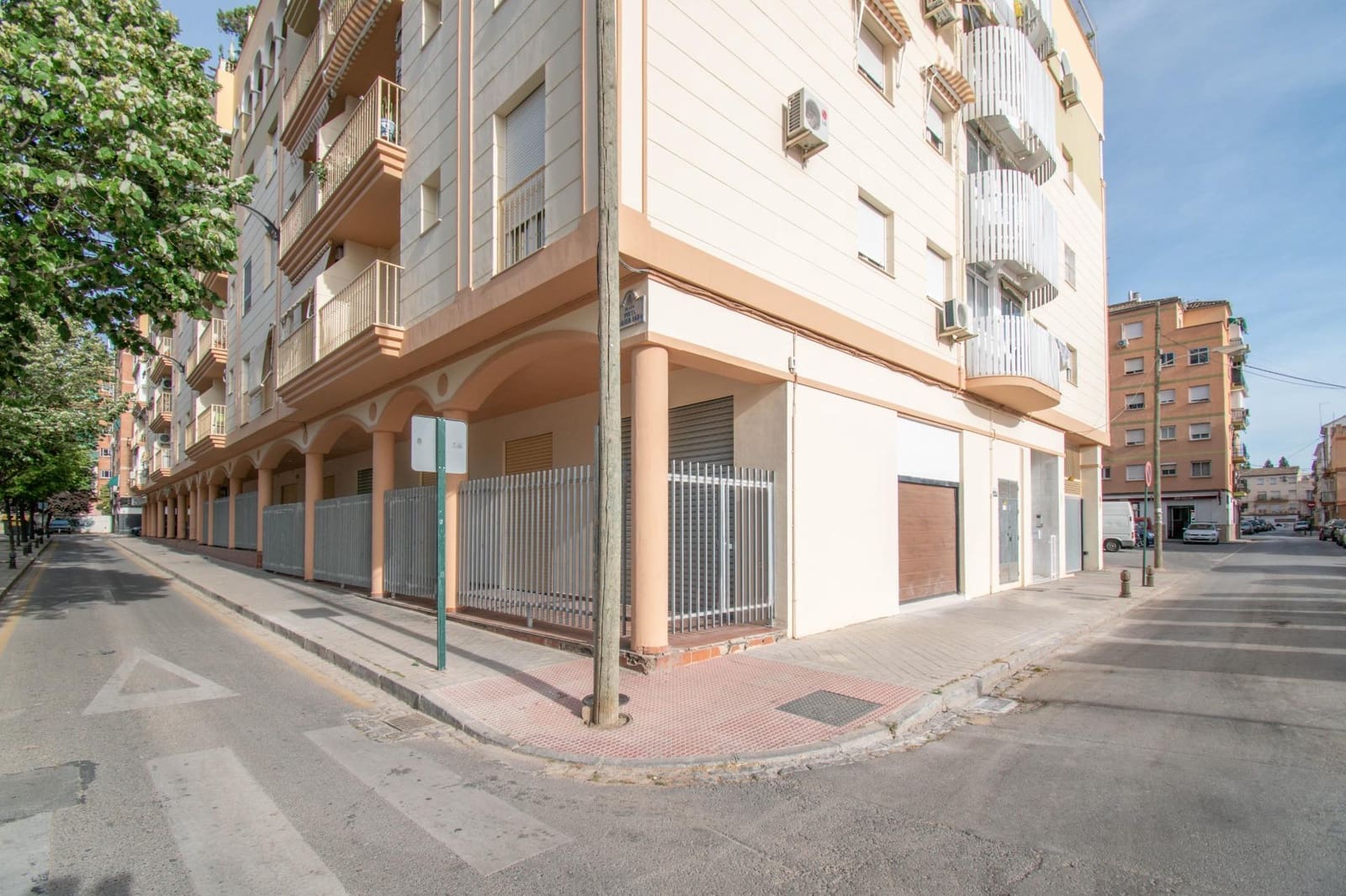 Garage for sale in Granada city - € 16,000 (Ref: 9674995)