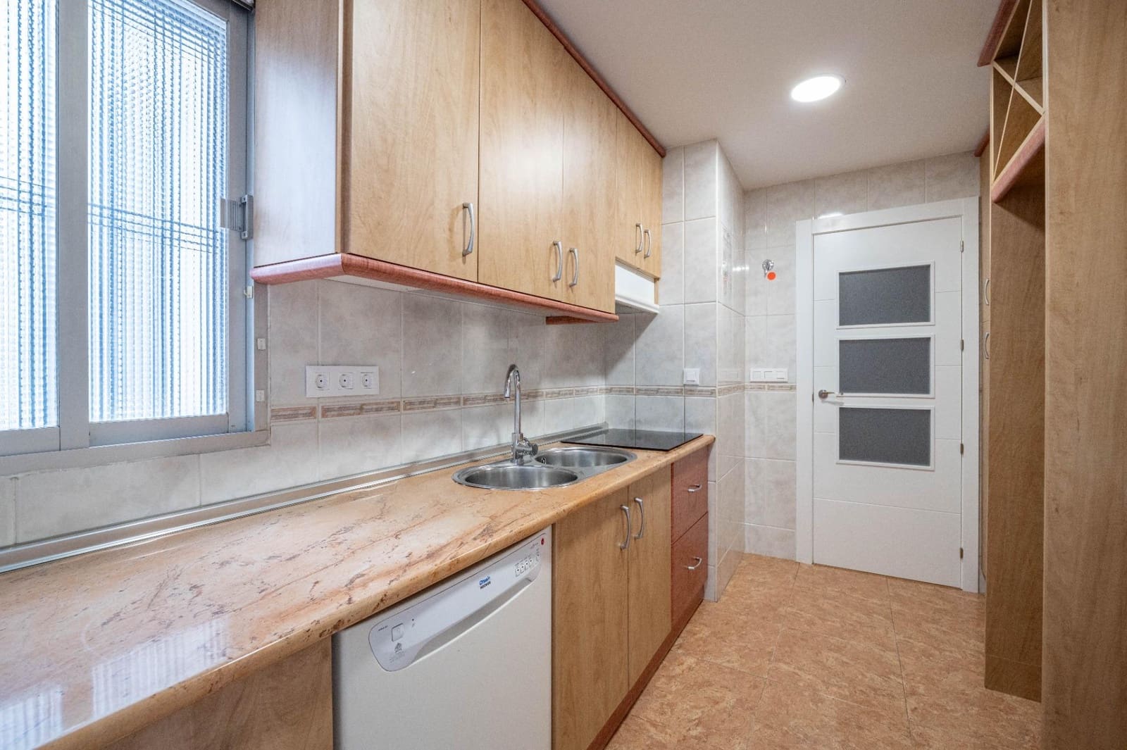 3 bedroom Flat for sale in Granada city with garage - € 398,000 (Ref: 9674996)