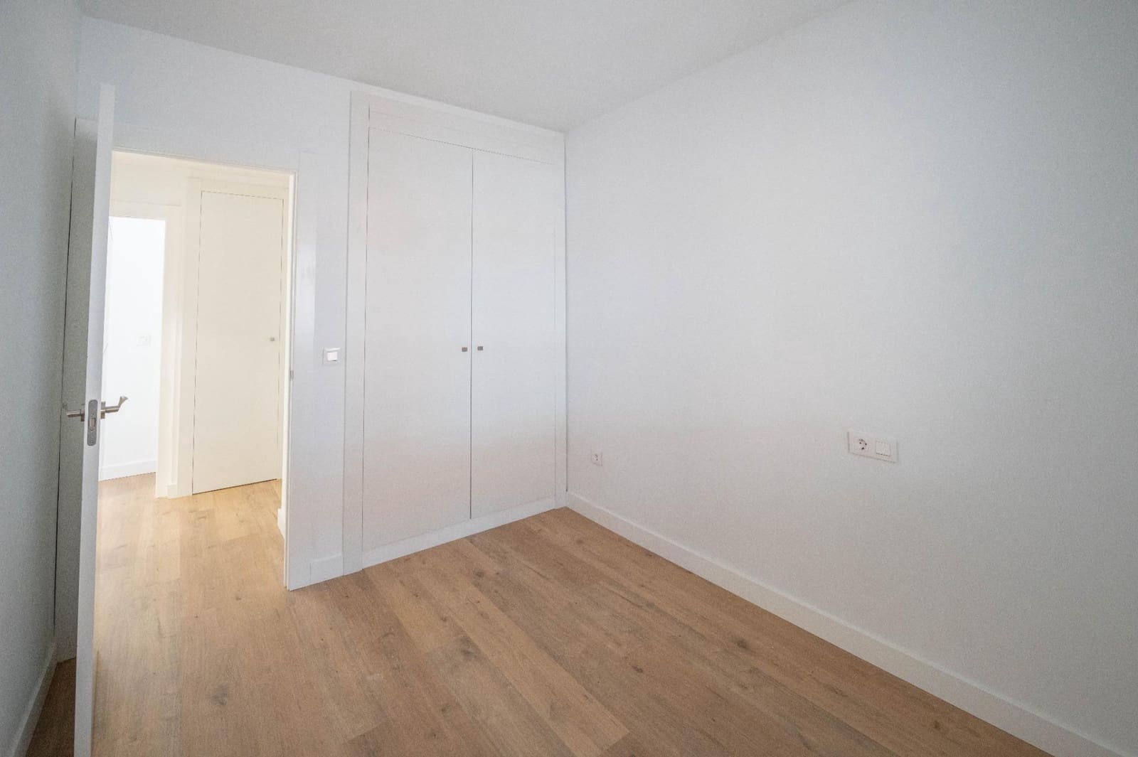 3 bedroom Flat for sale in Granada city with garage - € 398,000 (Ref: 9674996)