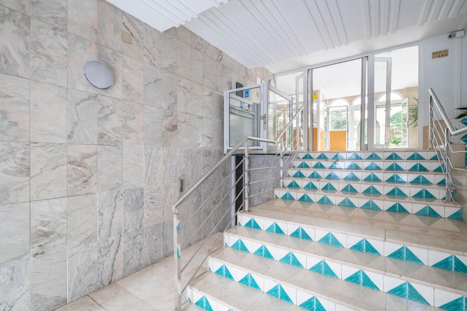 3 bedroom Flat for sale in Granada city with garage - € 398,000 (Ref: 9674996)