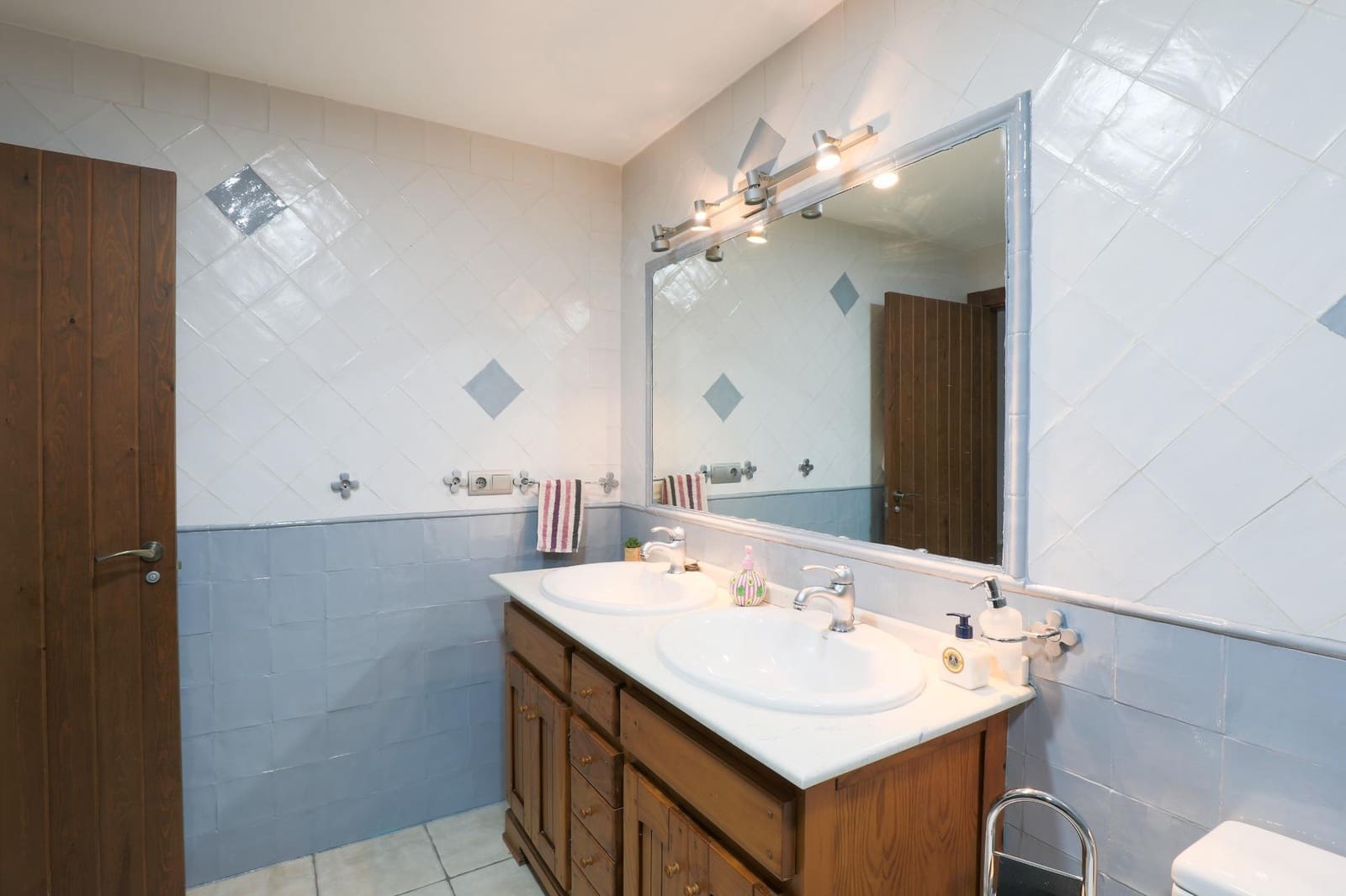 Chalet de 5 habitaciones en Padul en venta con garaje - 380.000 € (Ref: 9674997)