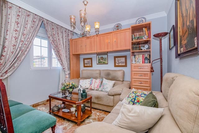 4 bedroom Flat for sale in Granada city with garage - € 360,000 (Ref: 9674999)