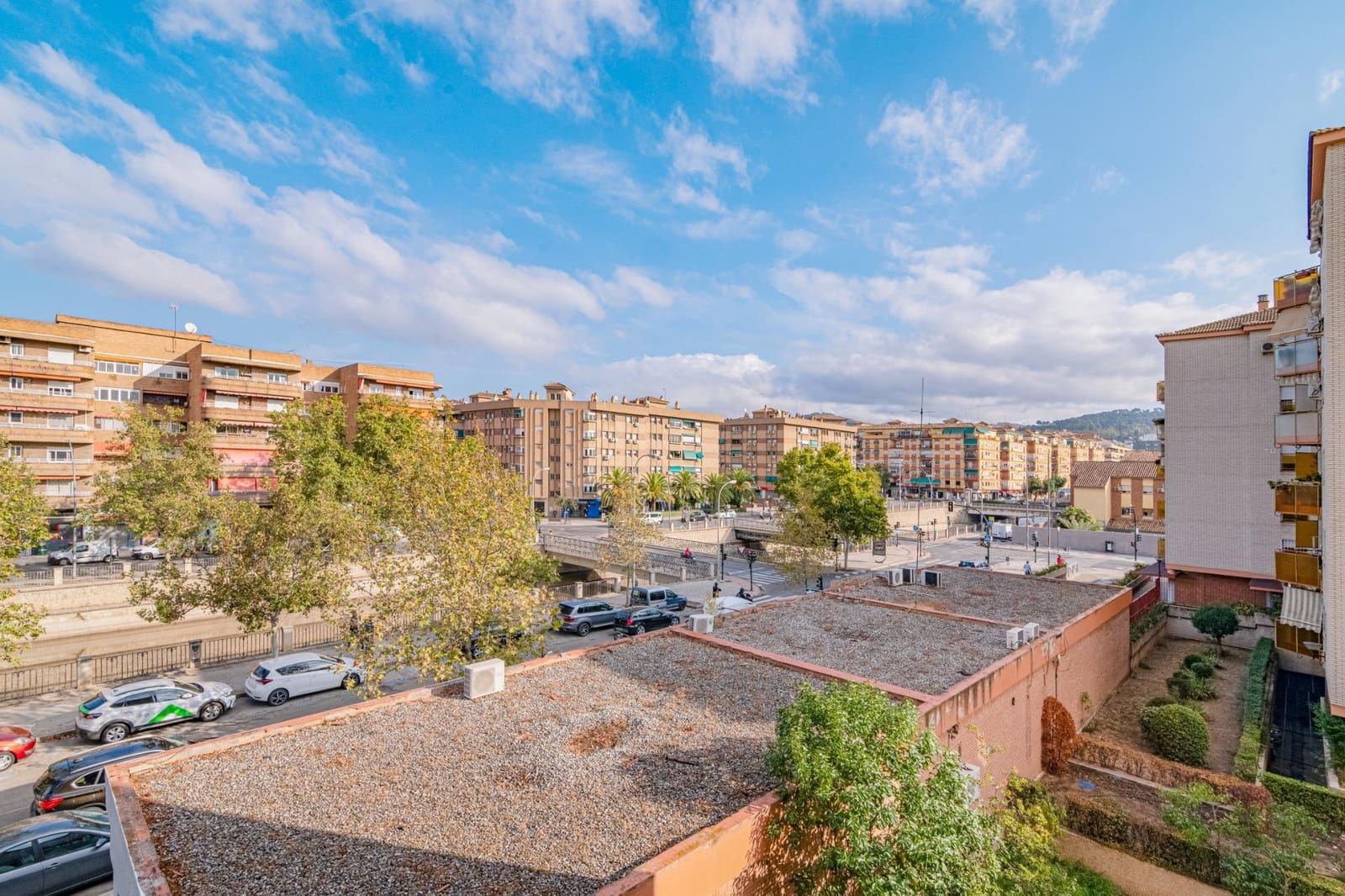4 bedroom Flat for sale in Granada city with garage - € 360,000 (Ref: 9674999)