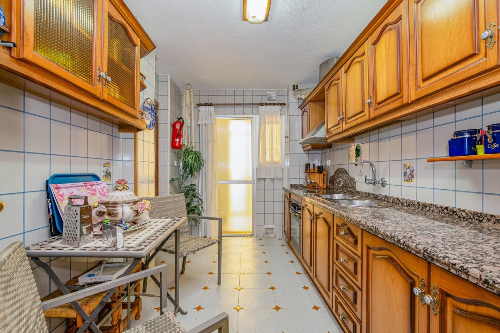 4 bedroom Flat for sale in Granada city with garage - € 360,000 (Ref: 9674999)