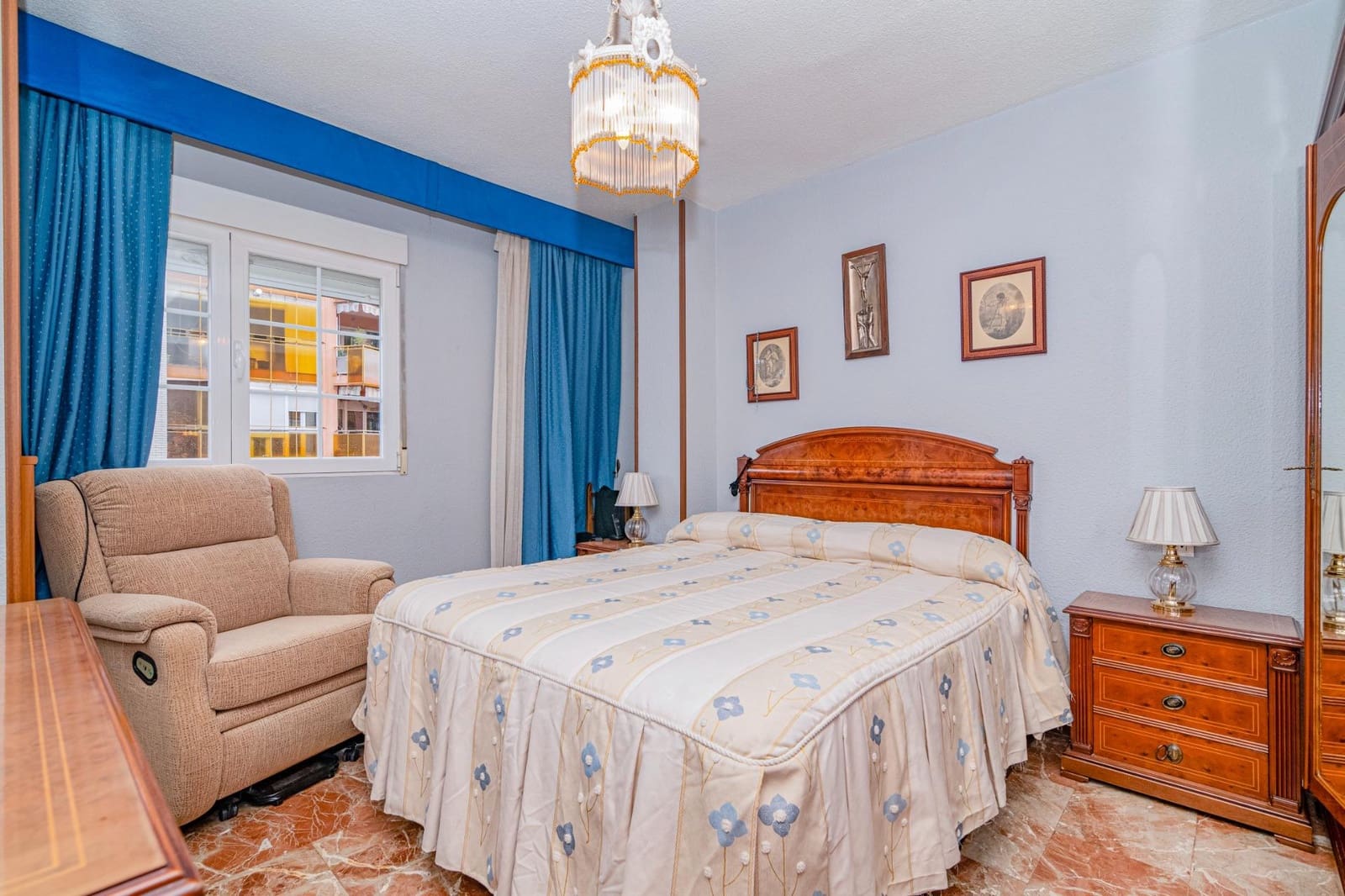 4 bedroom Flat for sale in Granada city with garage - € 360,000 (Ref: 9674999)