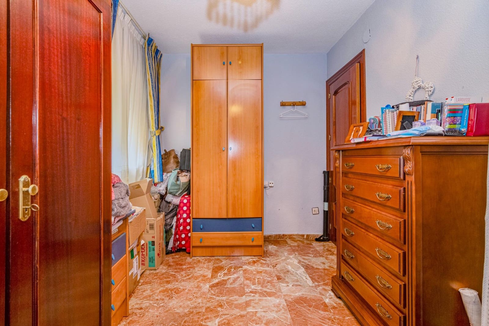 4 bedroom Flat for sale in Granada city with garage - € 360,000 (Ref: 9674999)