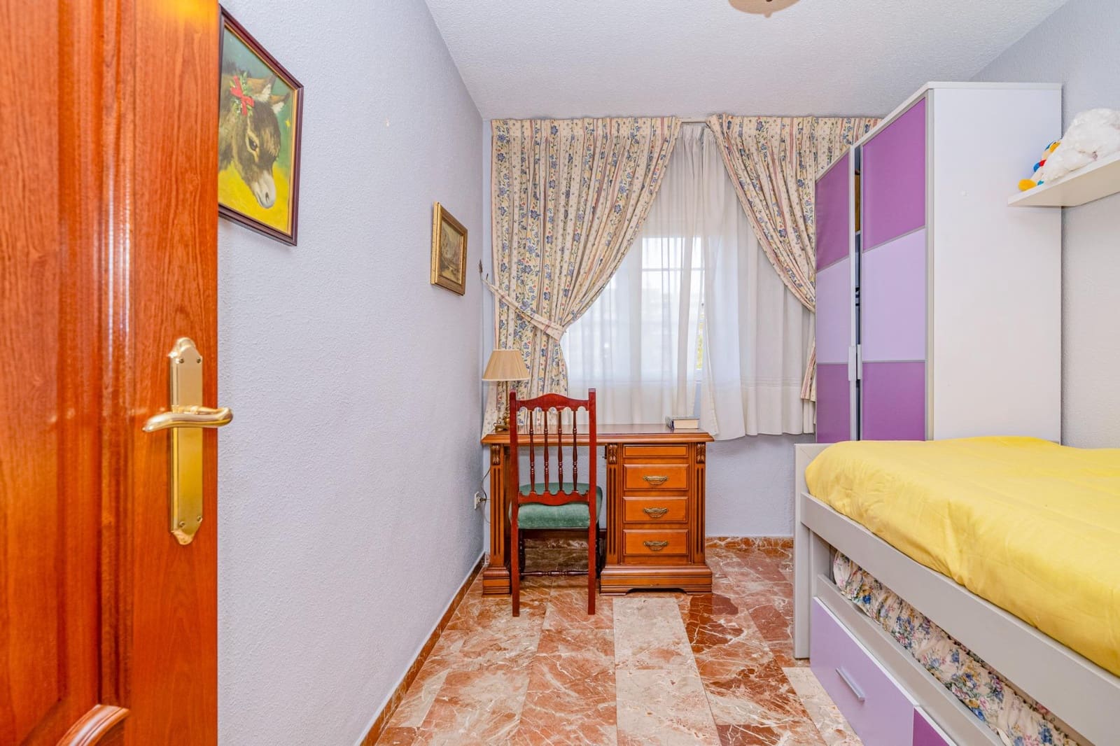 4 bedroom Flat for sale in Granada city with garage - € 360,000 (Ref: 9674999)