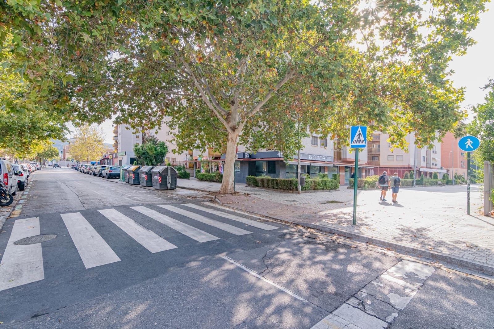 4 bedroom Flat for sale in Granada city with garage - € 360,000 (Ref: 9674999)