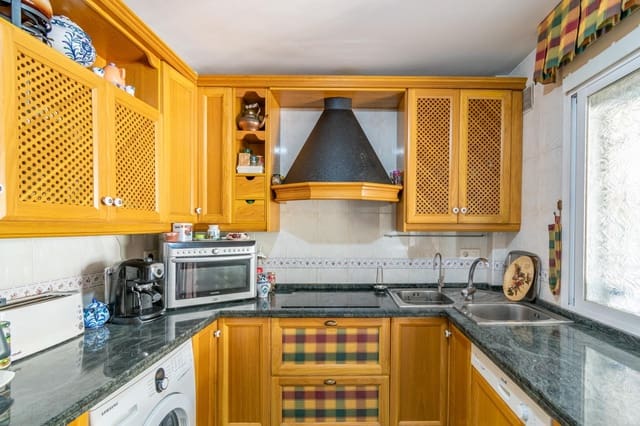 Adosado de 4 habitaciones en Las Gabias en venta con garaje - 310.000 € (Ref: 9675000)