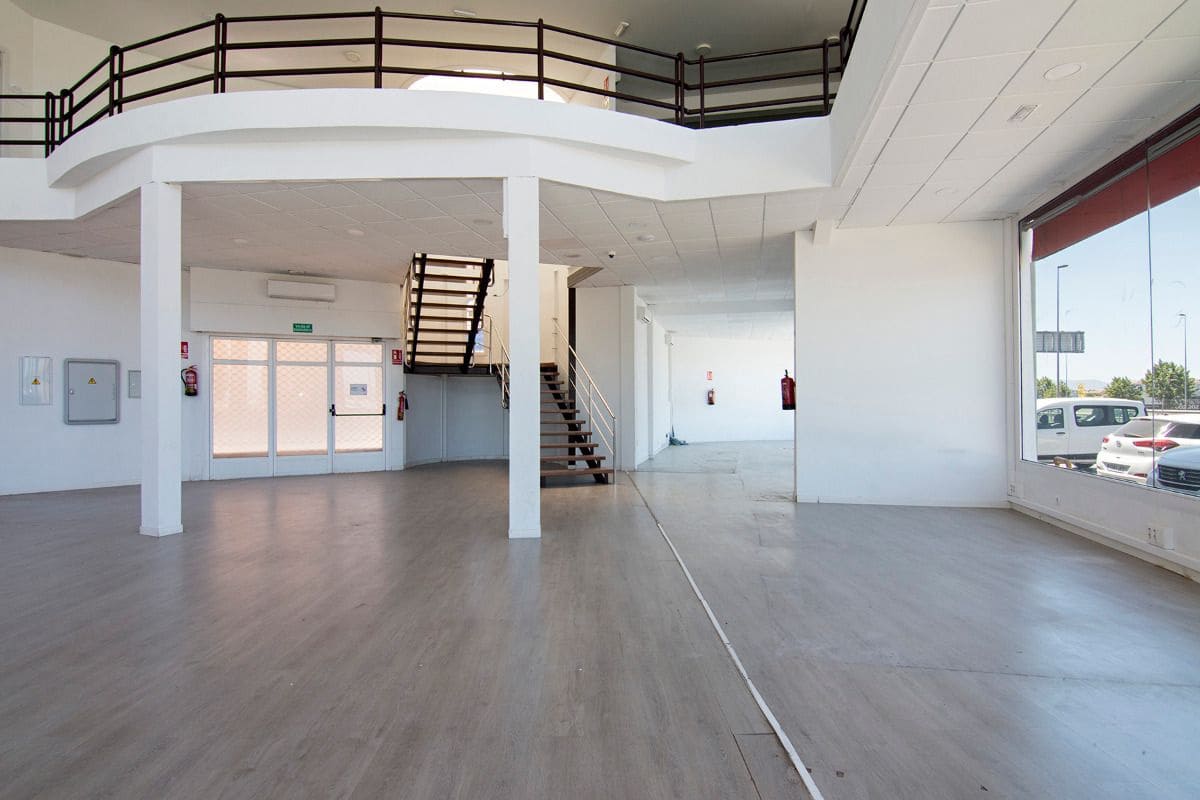 Business for sale in Pulianas with garage - € 1,200,000 (Ref: 9675001)