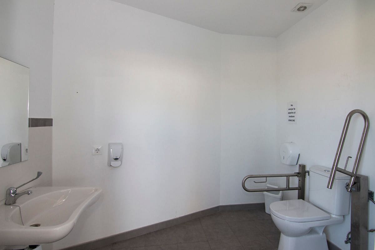 Business for sale in Pulianas with garage - € 1,200,000 (Ref: 9675001)