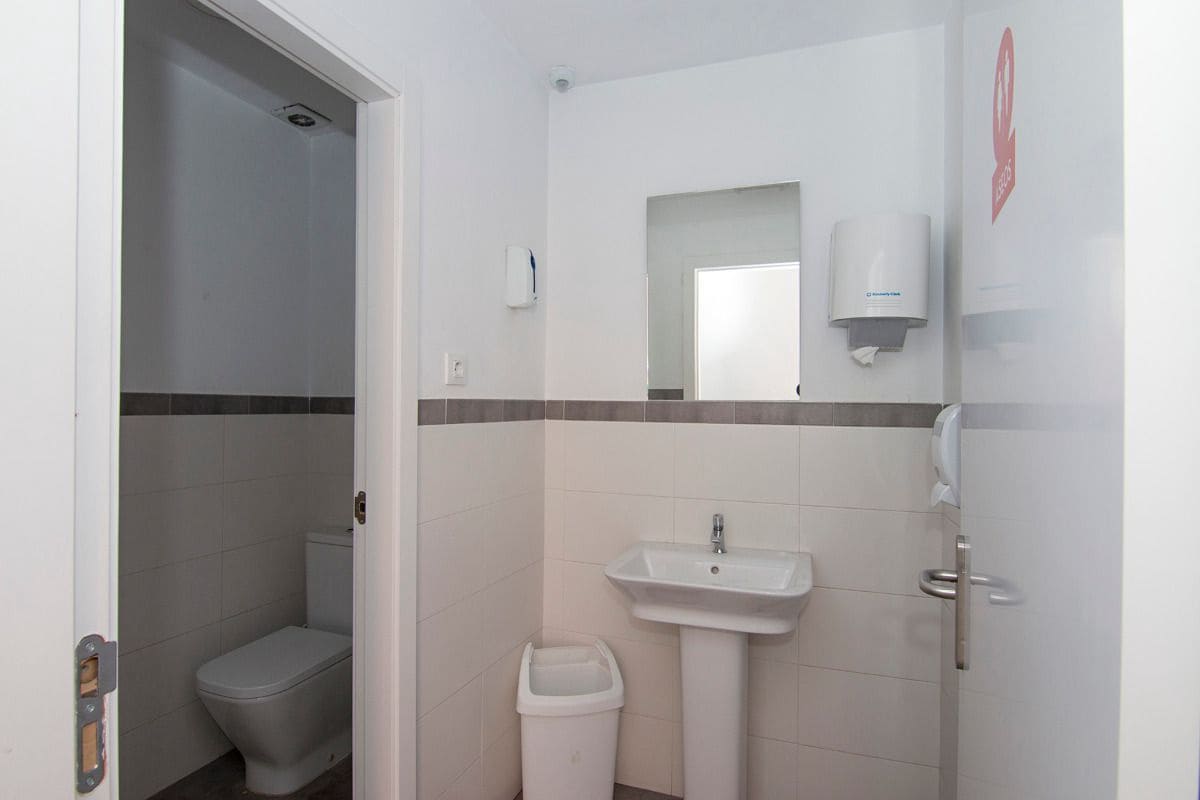 Business for sale in Pulianas with garage - € 1,200,000 (Ref: 9675001)