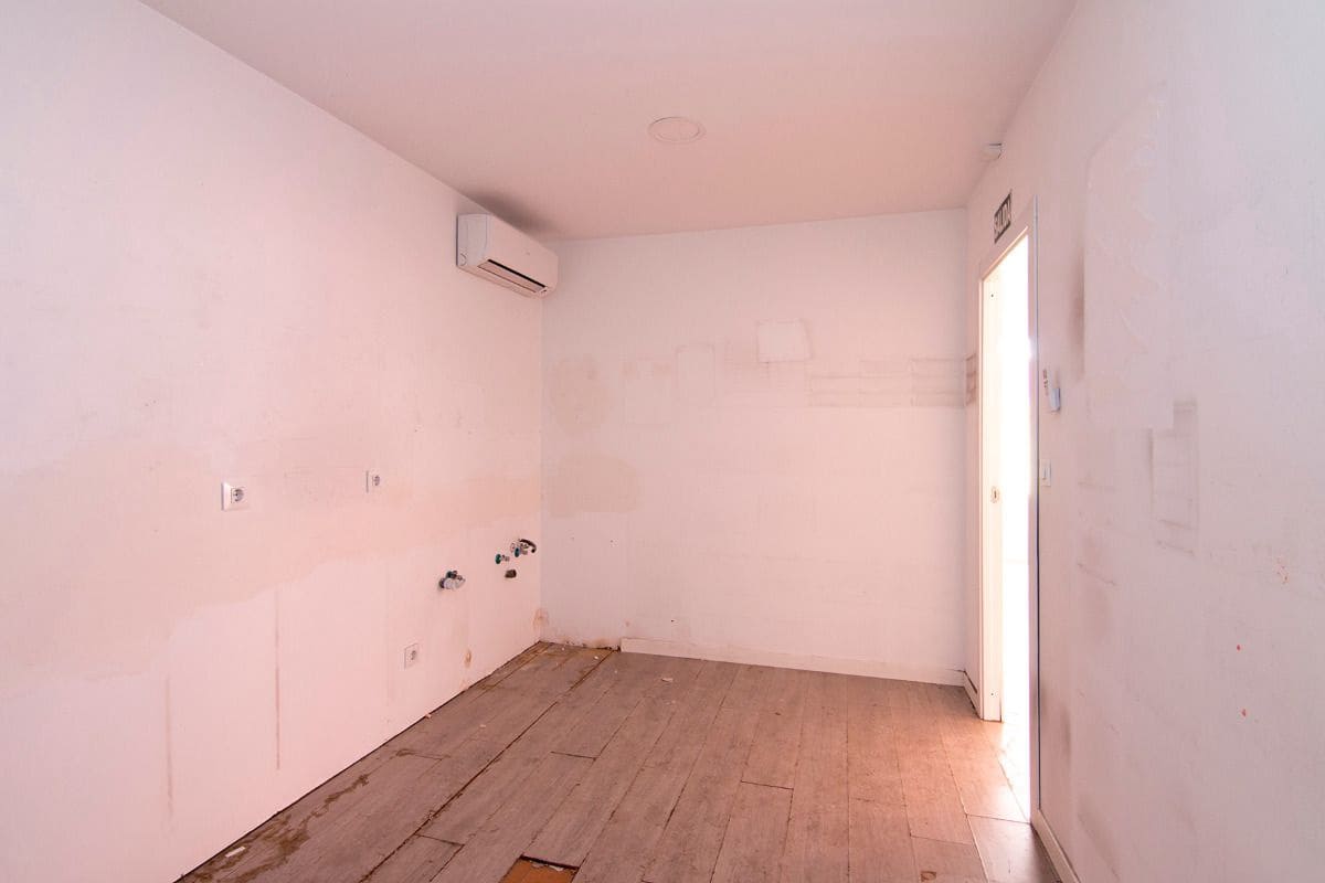 Business for sale in Pulianas with garage - € 1,200,000 (Ref: 9675001)