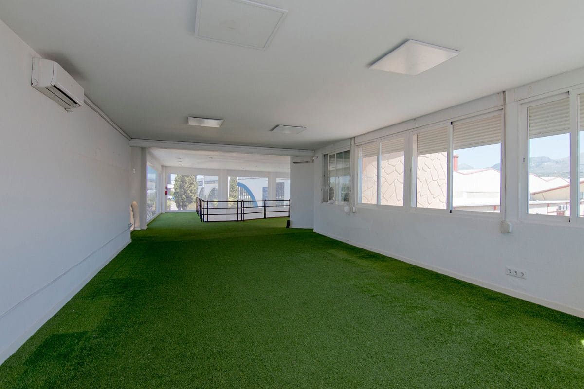 Business for sale in Pulianas with garage - € 1,200,000 (Ref: 9675001)