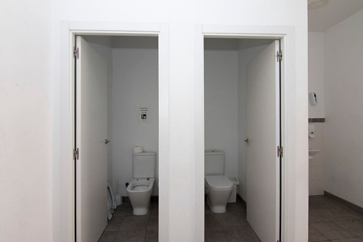 Business for sale in Pulianas with garage - € 1,200,000 (Ref: 9675001)