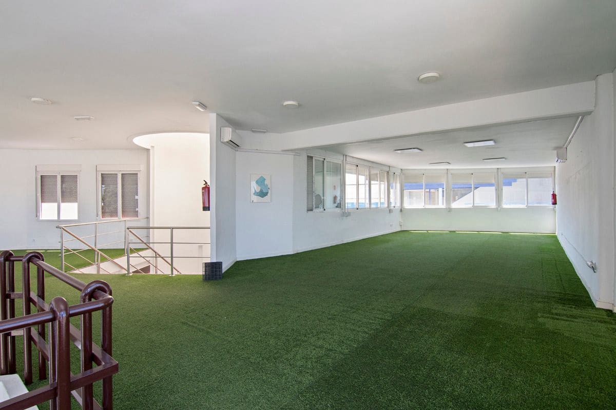 Business for sale in Pulianas with garage - € 1,200,000 (Ref: 9675001)