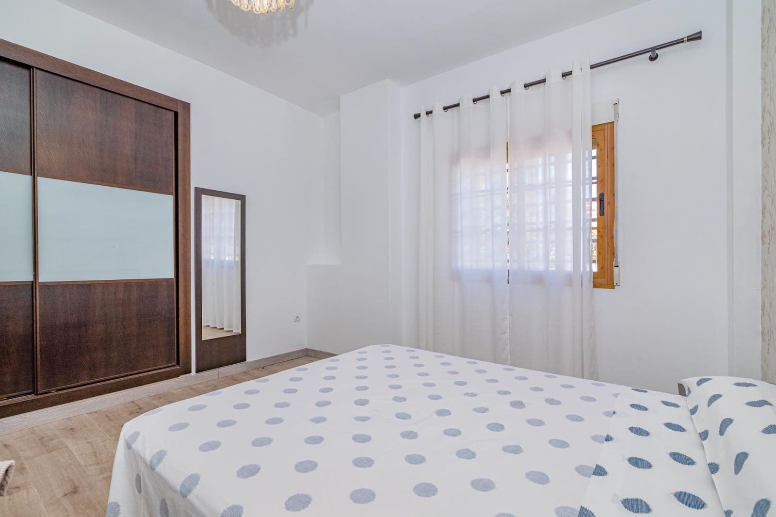 6 bedroom Terraced Villa for sale in Granada city - € 385,000 (Ref: 9675003)