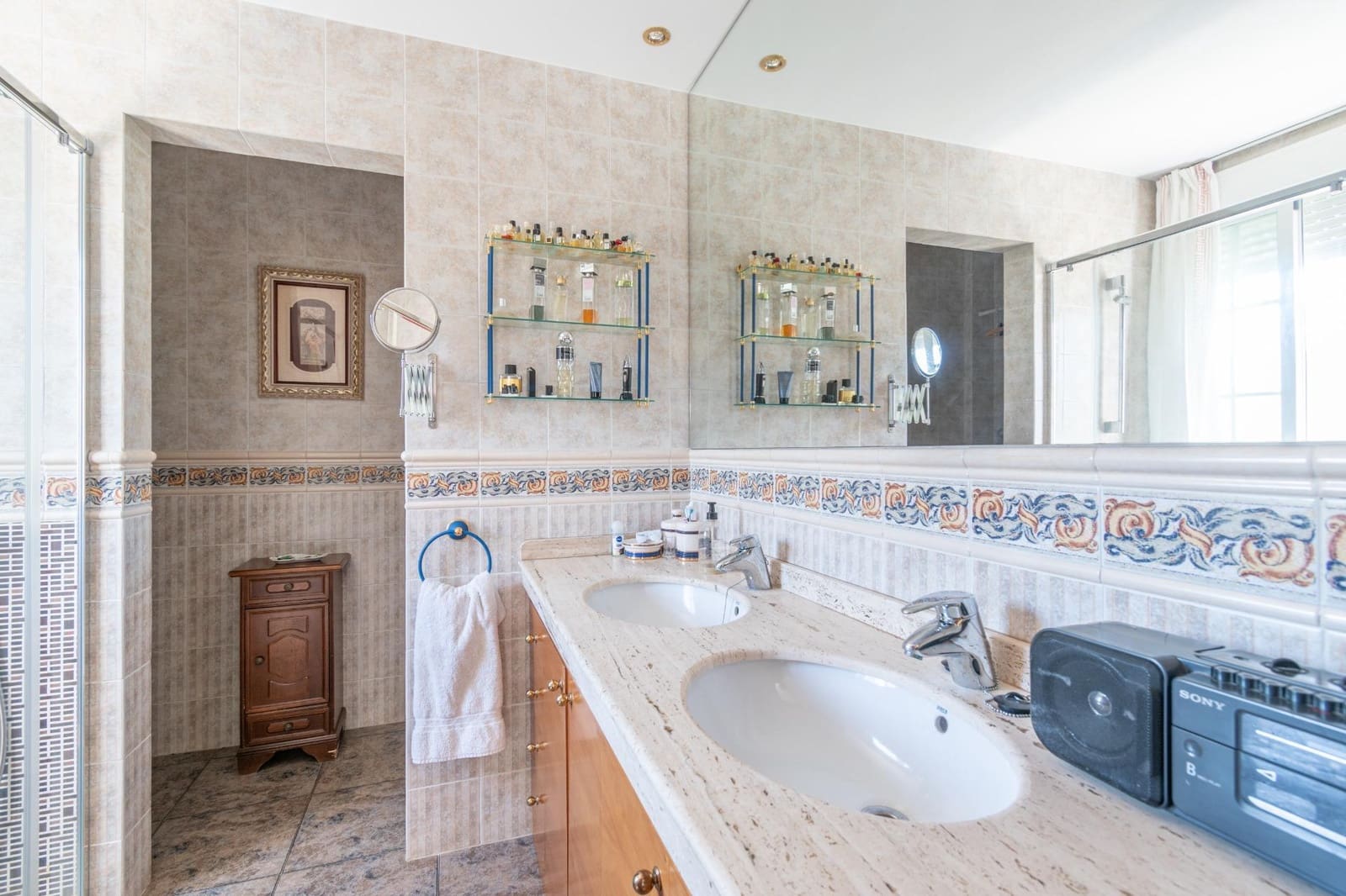 4 bedroom Villa for sale in La Zubia with pool garage - € 380,000 (Ref: 9675004)