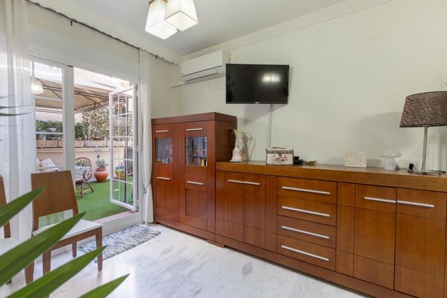 Piso de 2 habitaciones en Churriana de la Vega en venta - 179.900 € (Ref: 9675005)