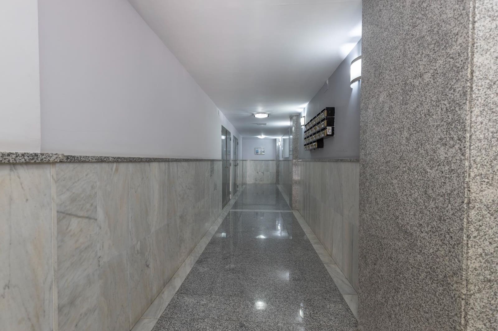 Piso de 2 habitaciones en Churriana de la Vega en venta - 179.900 € (Ref: 9675005)