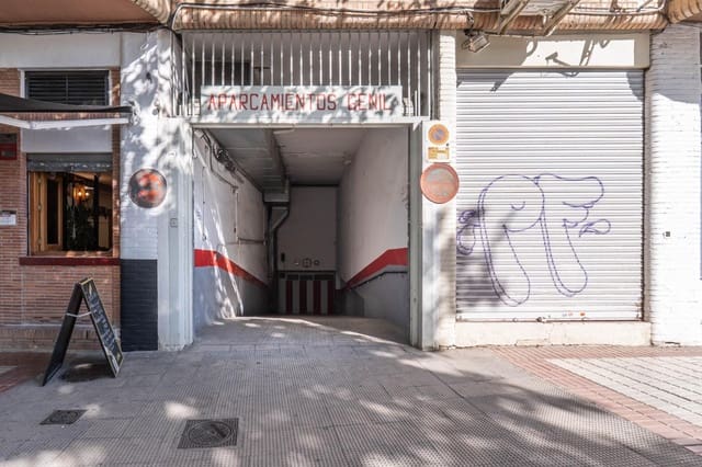 Garage for sale in Granada city - € 35,000 (Ref: 9675006)