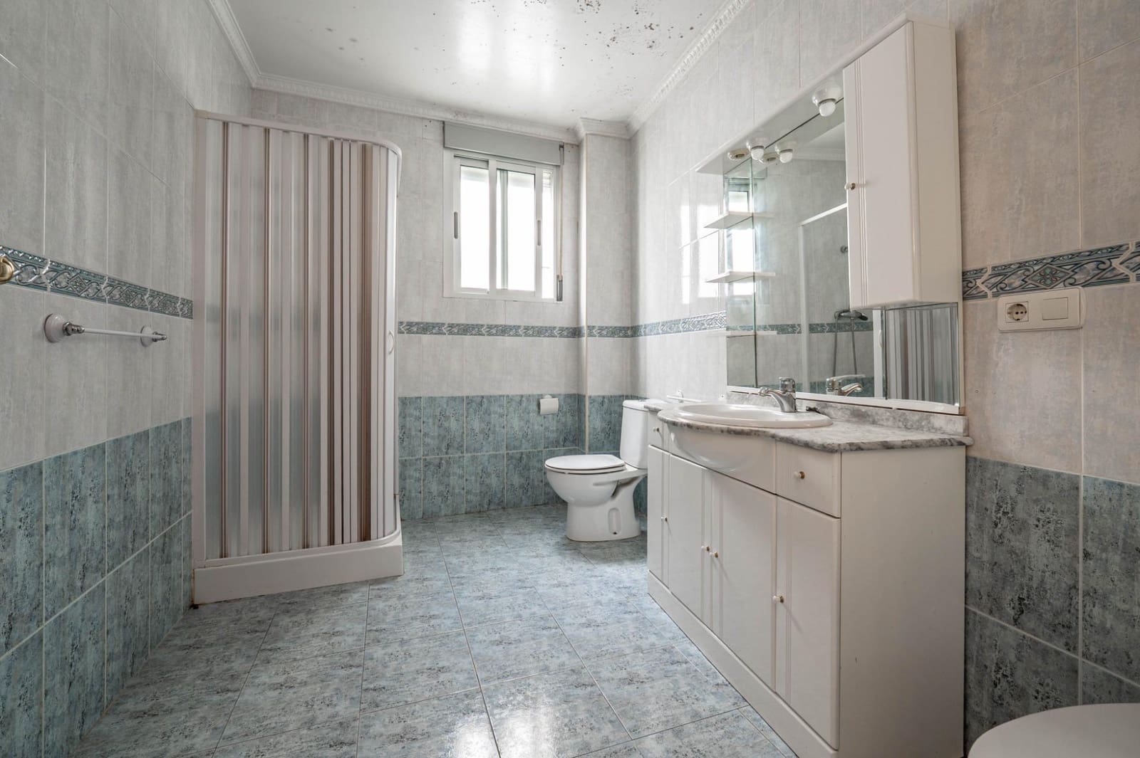 11 sypialnia Apartament na sprzedaż w Guadix z garażem - 300 000 € (Ref: 9675007)