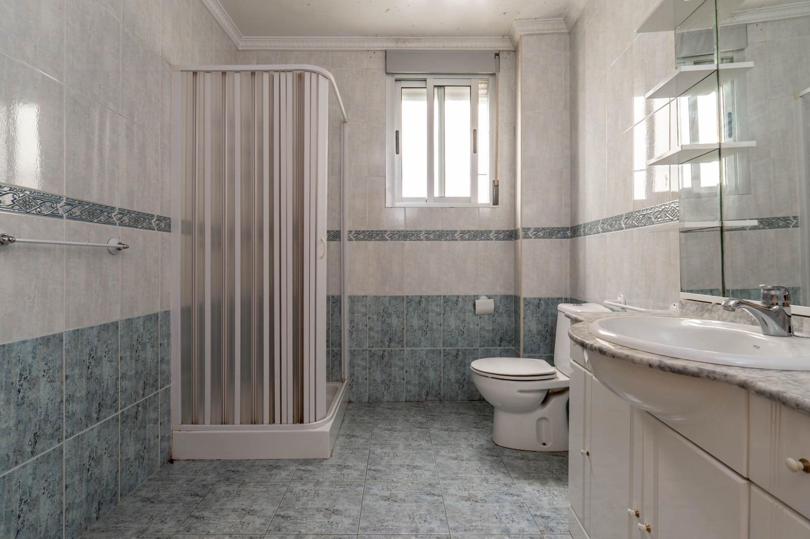 11 sypialnia Apartament na sprzedaż w Guadix z garażem - 300 000 € (Ref: 9675007)