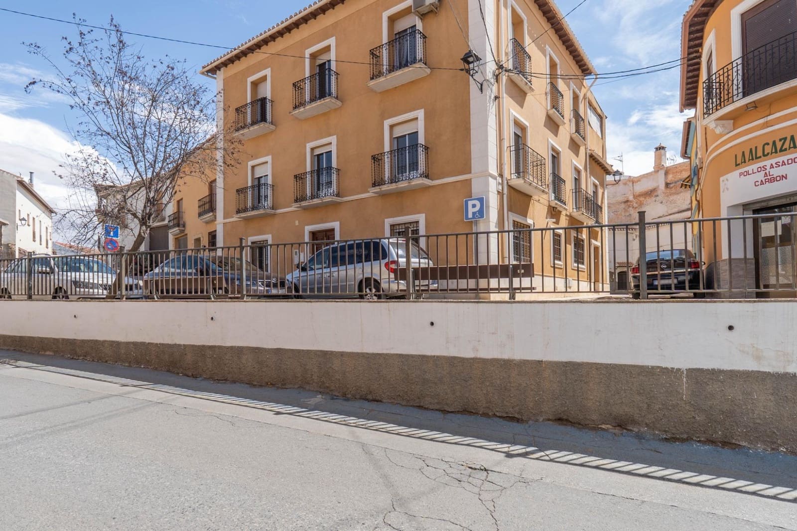 11 sypialnia Apartament na sprzedaż w Guadix z garażem - 300 000 € (Ref: 9675007)