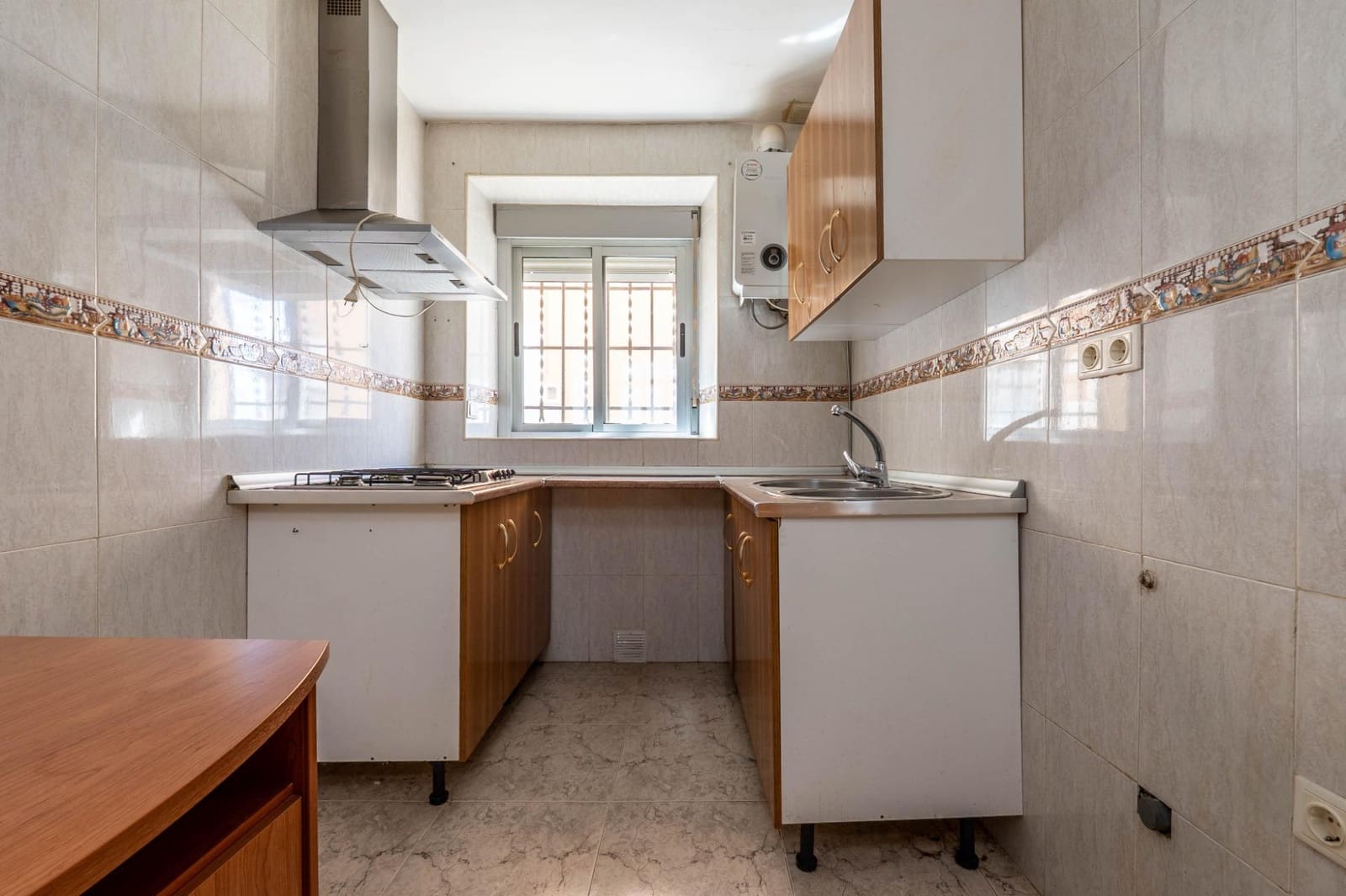 11 sypialnia Apartament na sprzedaż w Guadix z garażem - 300 000 € (Ref: 9675007)