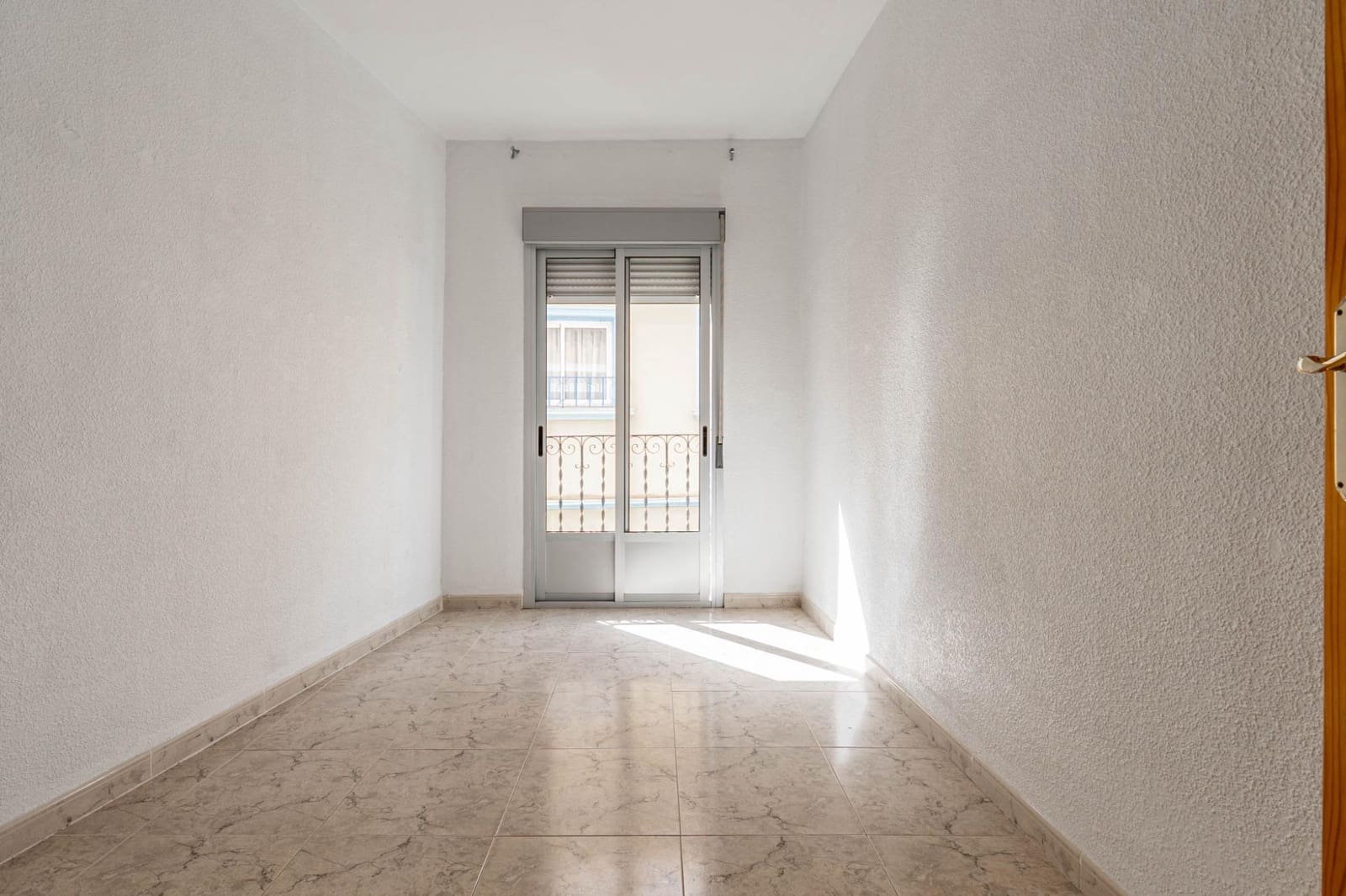 11 sypialnia Apartament na sprzedaż w Guadix z garażem - 300 000 € (Ref: 9675007)