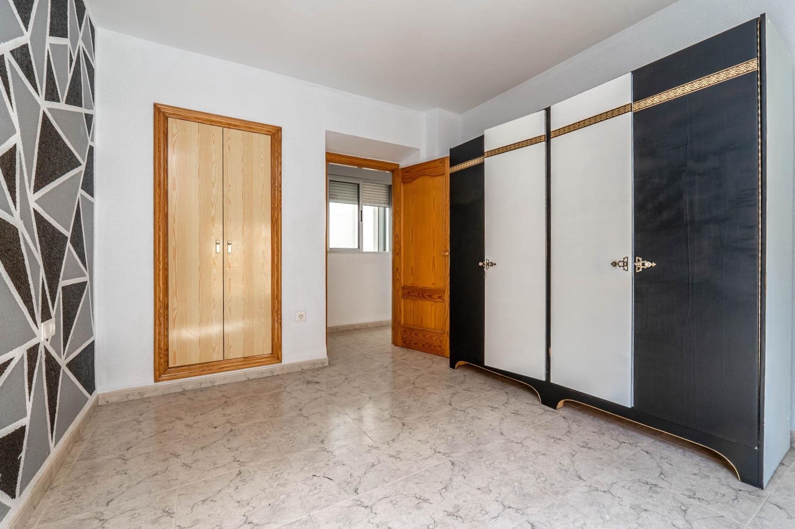 11 sypialnia Apartament na sprzedaż w Guadix z garażem - 300 000 € (Ref: 9675007)