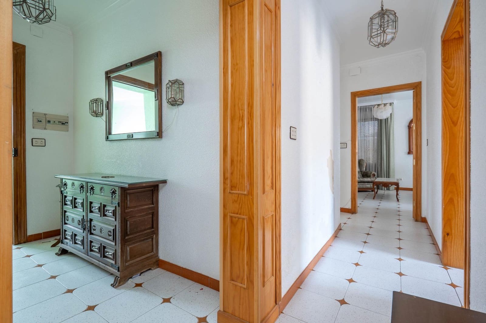 11 sypialnia Apartament na sprzedaż w Guadix z garażem - 300 000 € (Ref: 9675007)