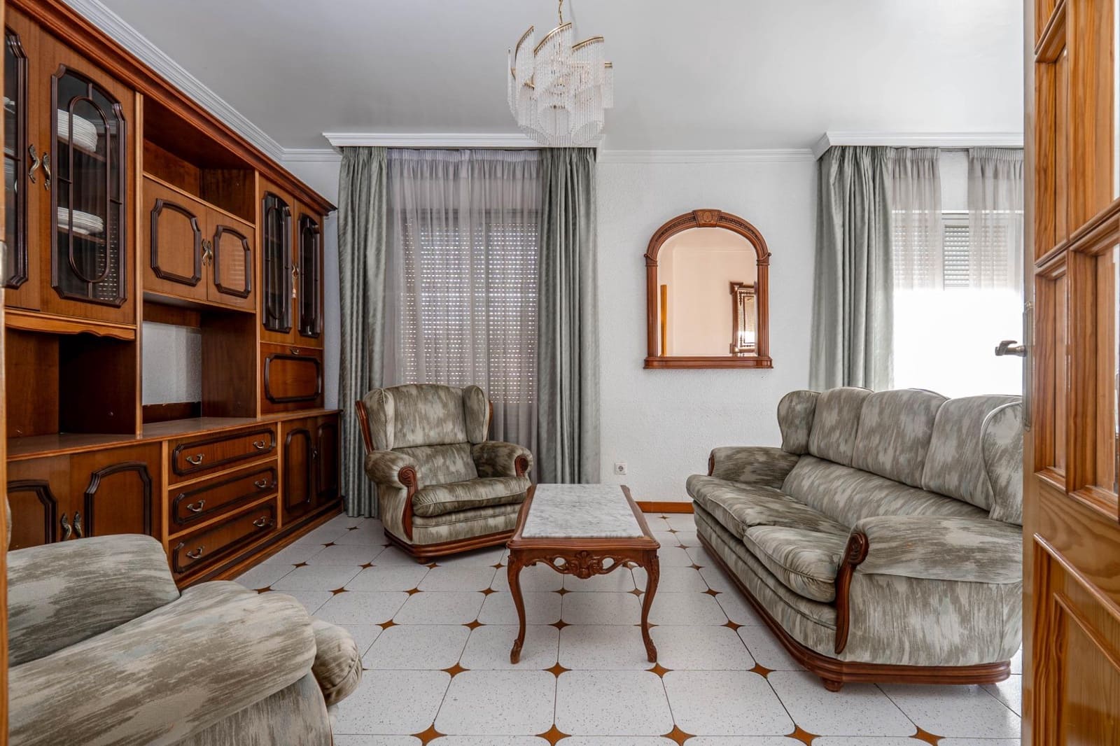 11 sypialnia Apartament na sprzedaż w Guadix z garażem - 300 000 € (Ref: 9675007)