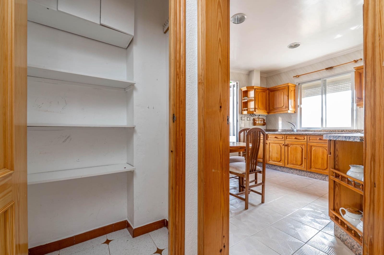 11 sypialnia Apartament na sprzedaż w Guadix z garażem - 300 000 € (Ref: 9675007)