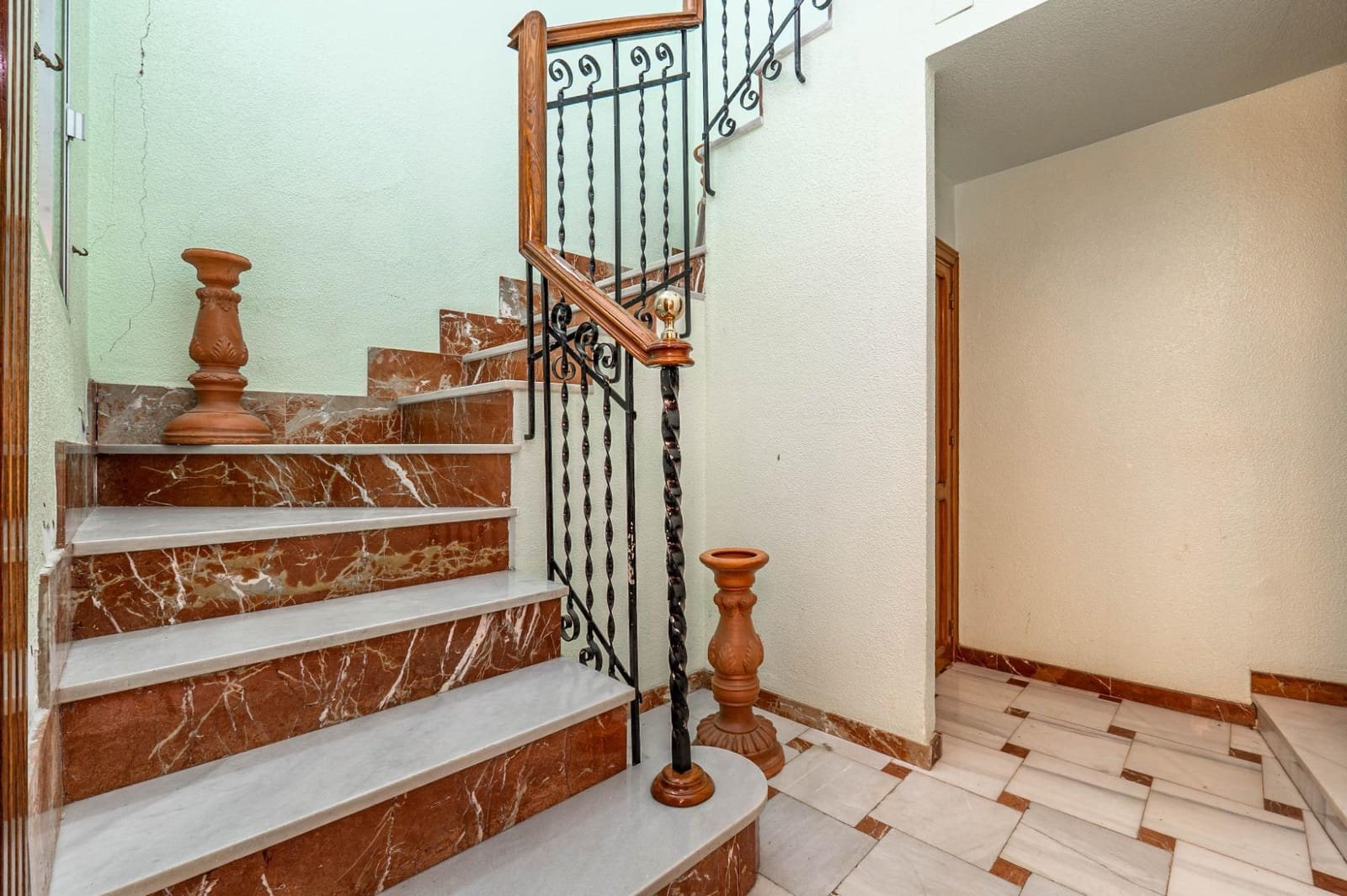 11 sypialnia Apartament na sprzedaż w Guadix z garażem - 300 000 € (Ref: 9675007)