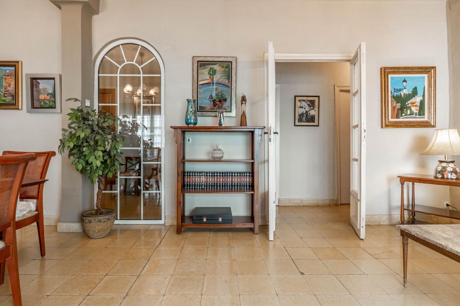 5 bedroom Flat for sale in Granada city - € 460,000 (Ref: 9675008)