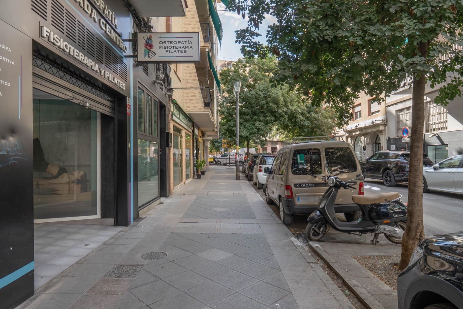 5 bedroom Flat for sale in Granada city - € 460,000 (Ref: 9675008)