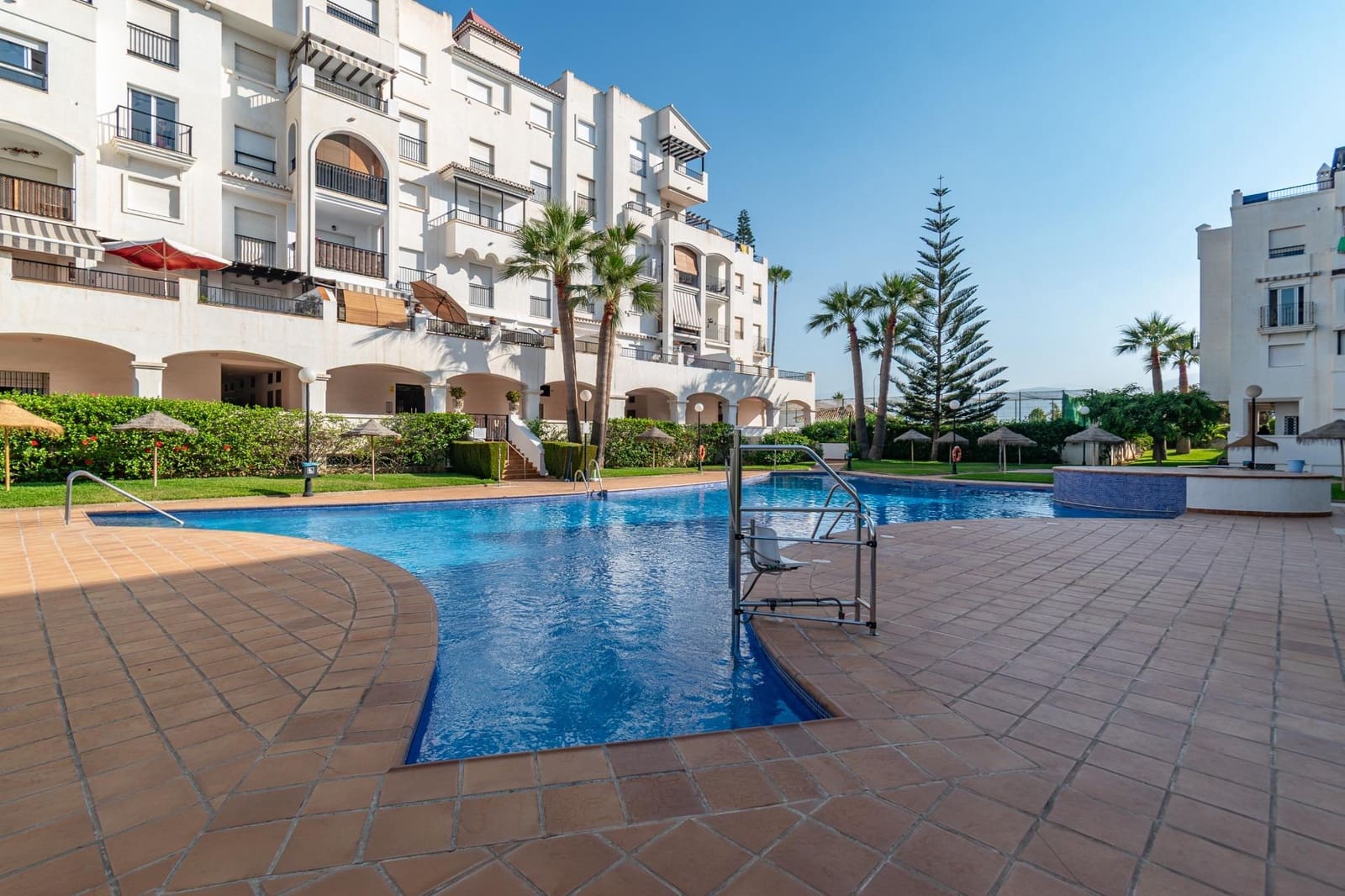 3 bedroom Flat for sale in Salobrena with garage - € 320,000 (Ref: 9675011)