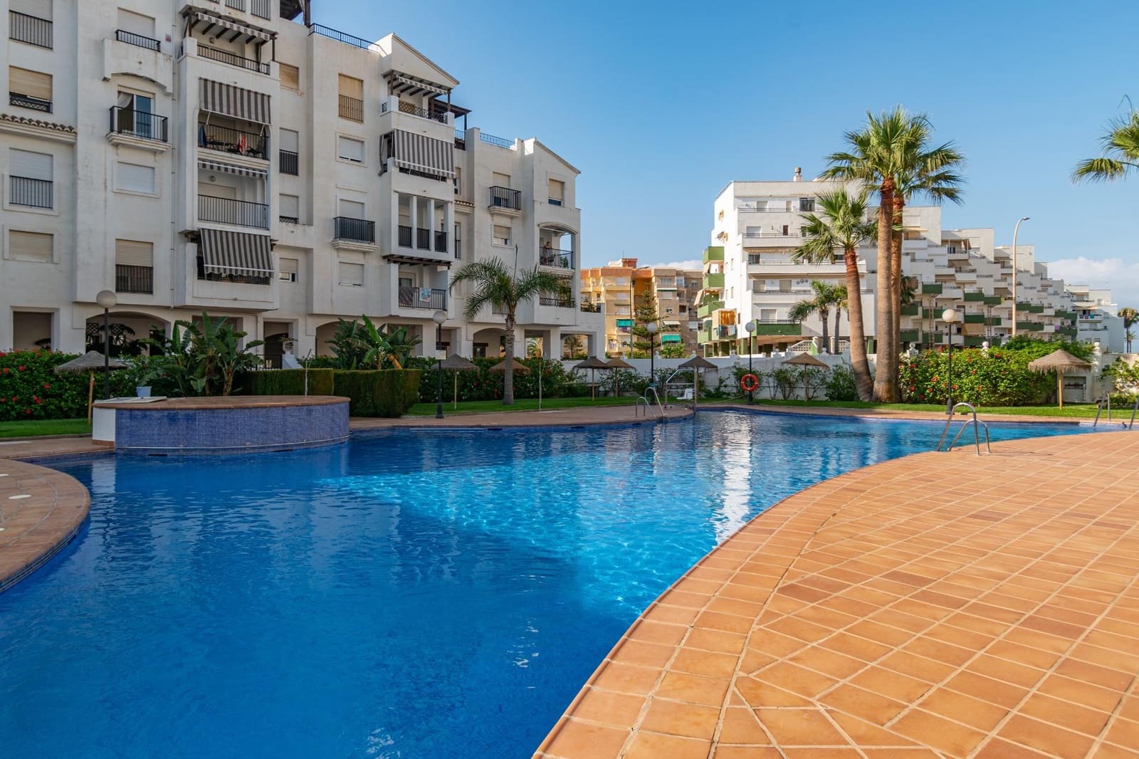 3 bedroom Flat for sale in Salobrena with garage - € 320,000 (Ref: 9675011)