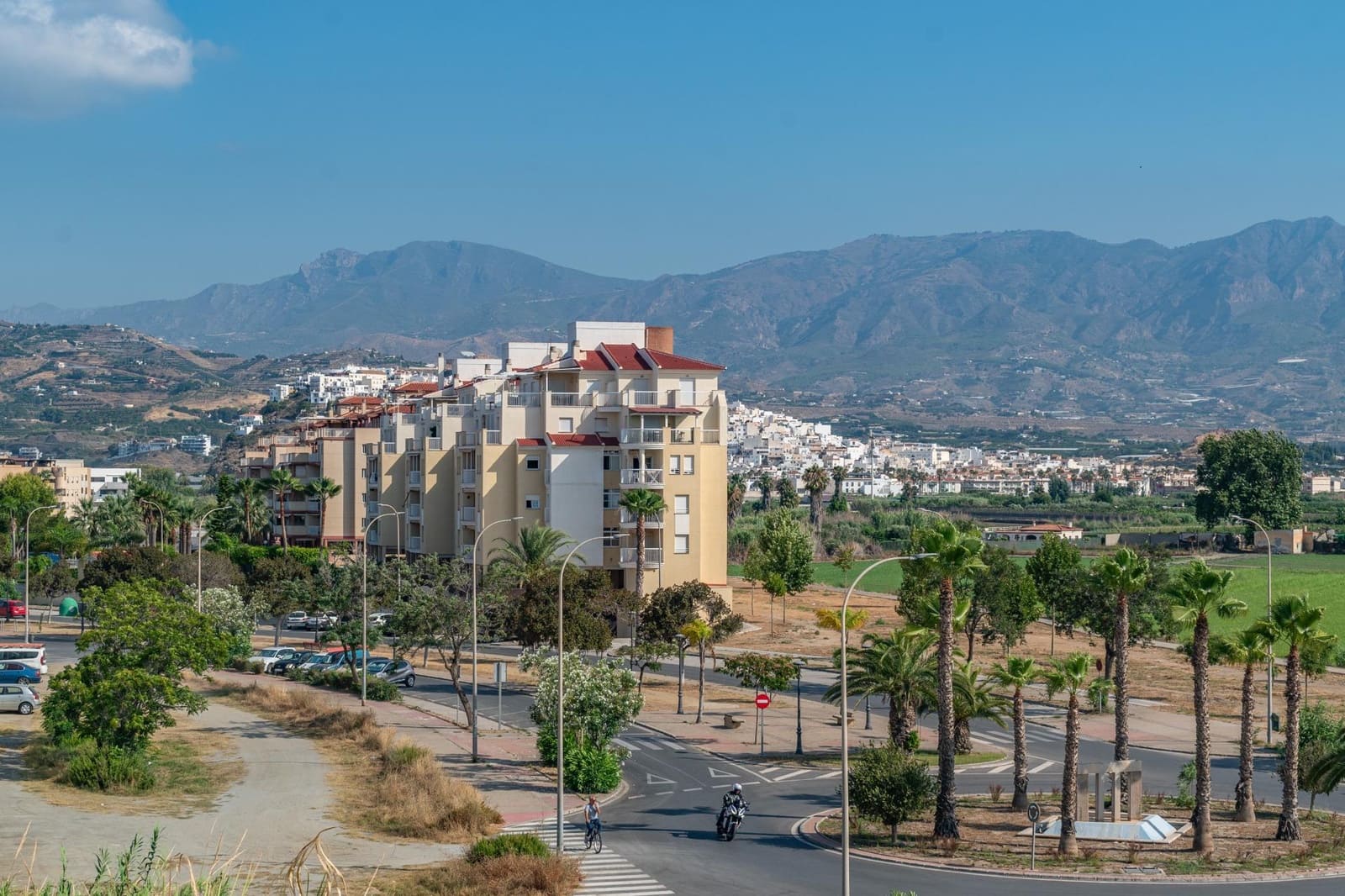 3 bedroom Flat for sale in Salobrena with garage - € 320,000 (Ref: 9675011)