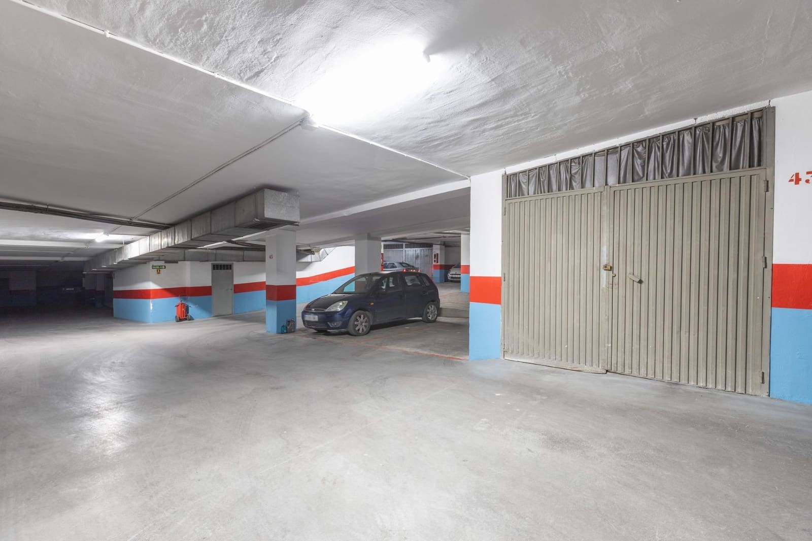 Garage for sale in Granada city - € 39,000 (Ref: 9675012)