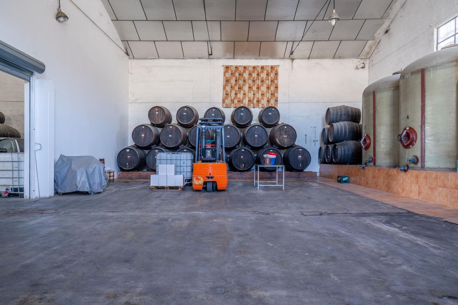 4 bedroom Business for sale in Alhendin with pool garage - € 990,000 (Ref: 9675016)