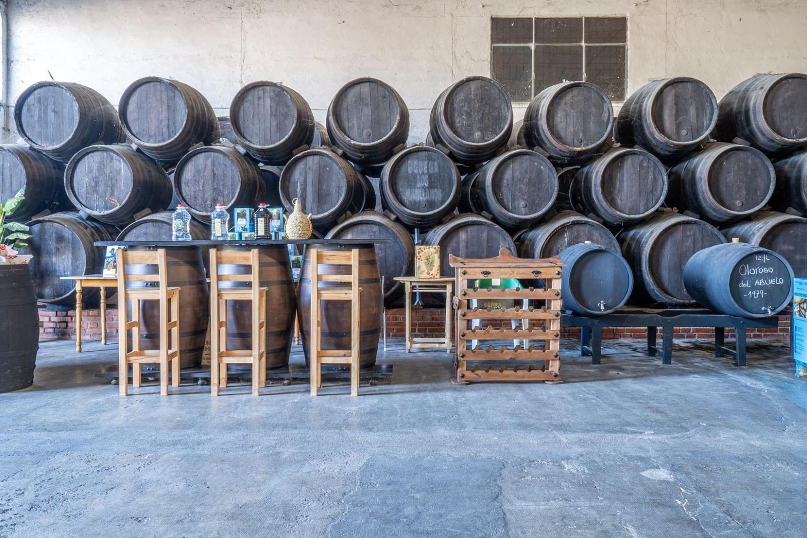 4 bedroom Business for sale in Alhendin with pool garage - € 990,000 (Ref: 9675016)