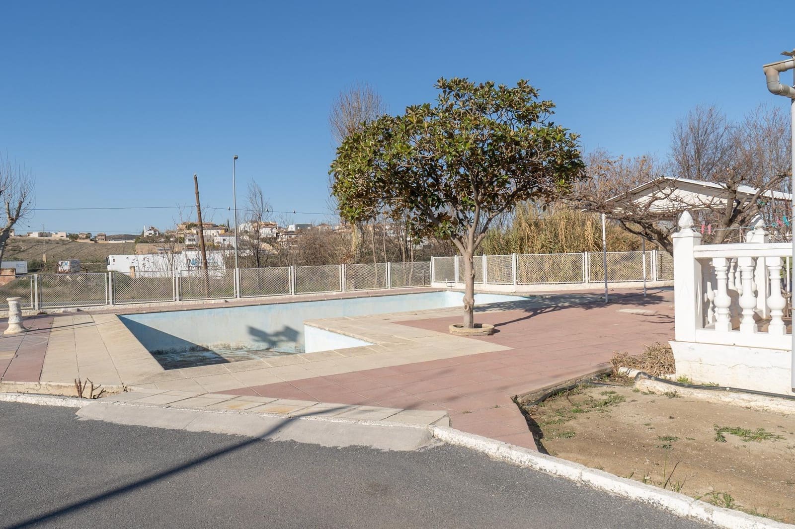 4 bedroom Business for sale in Alhendin with pool garage - € 990,000 (Ref: 9675016)