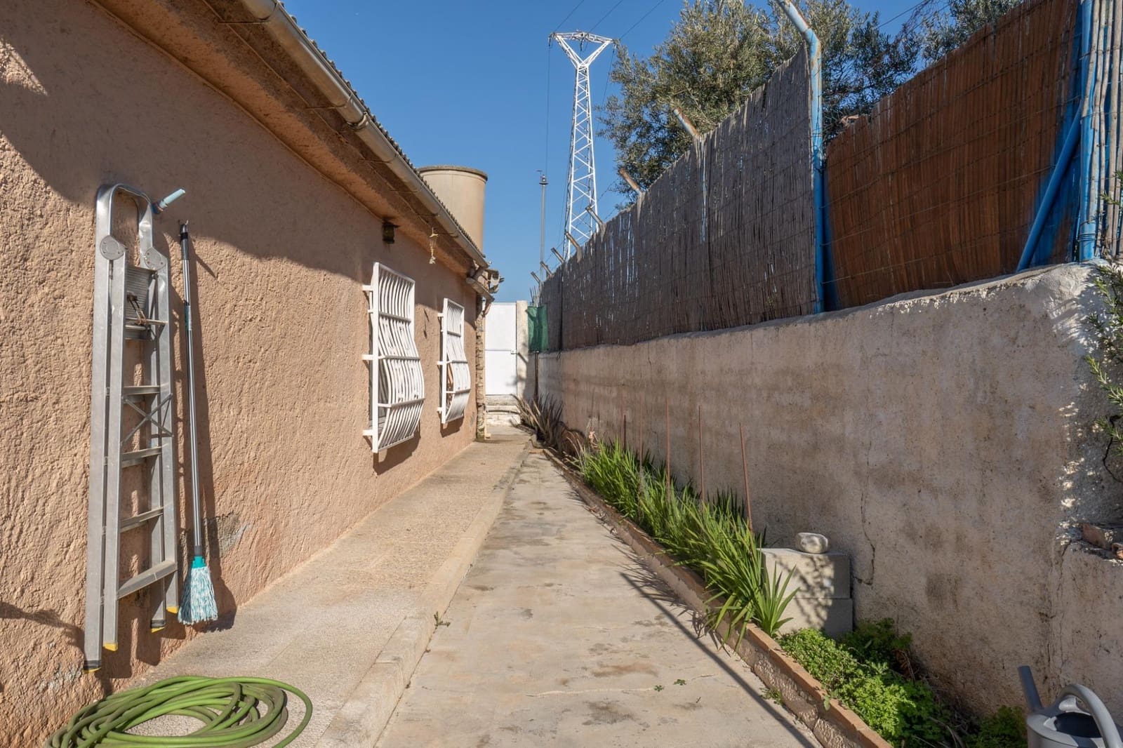 4 bedroom Business for sale in Alhendin with pool garage - € 990,000 (Ref: 9675016)